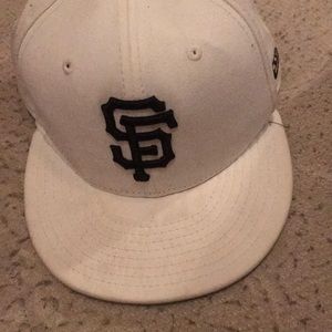 Giants hat all white, black logo 7 3/8